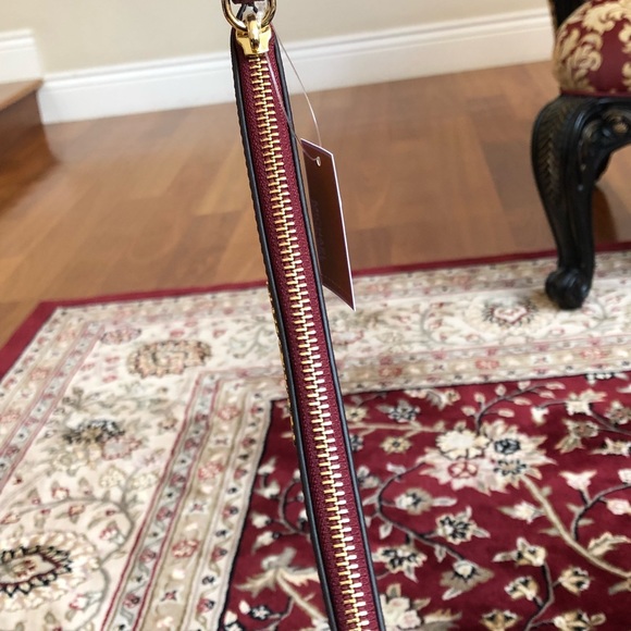 Michael Kors jet set travel perforated xl clutch - Picture 6 of 8